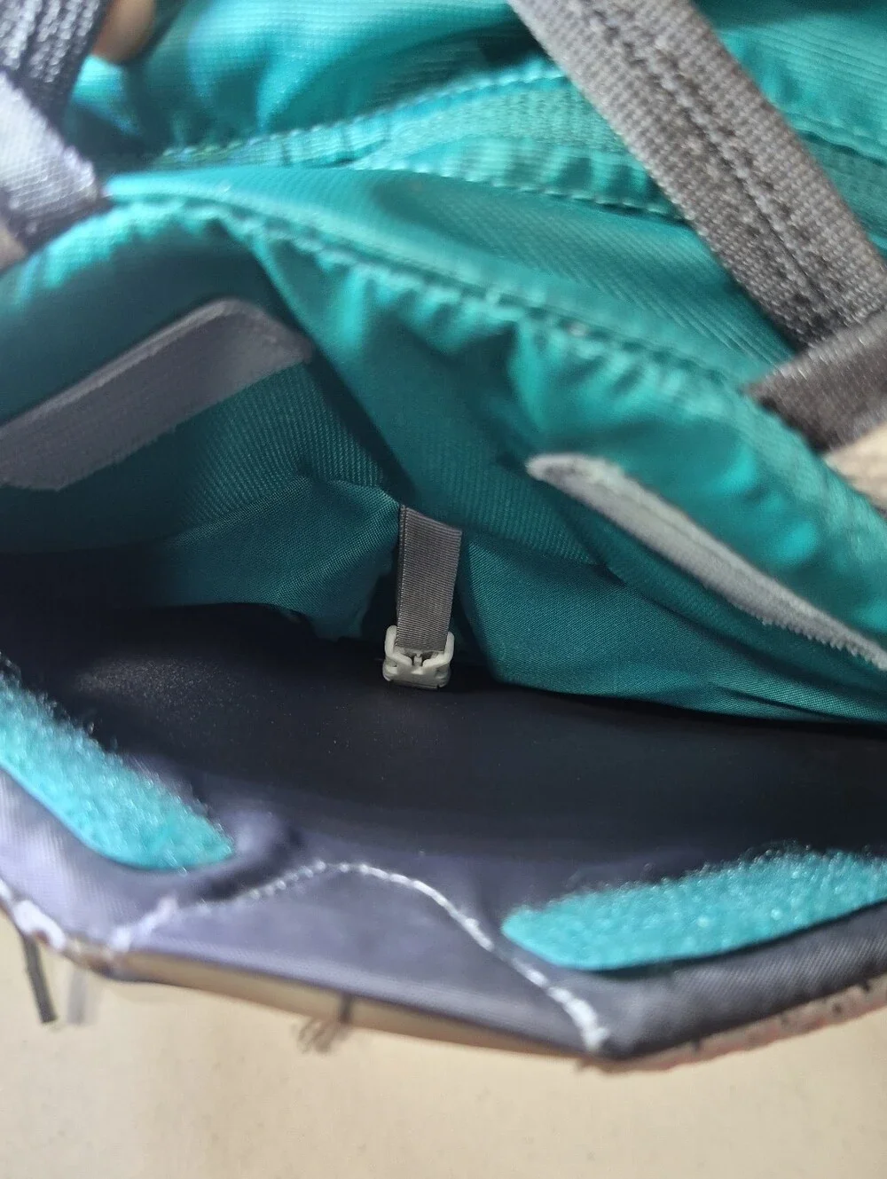 Gregory Maya 16 Backpack Women’s Gray Teal Hydration